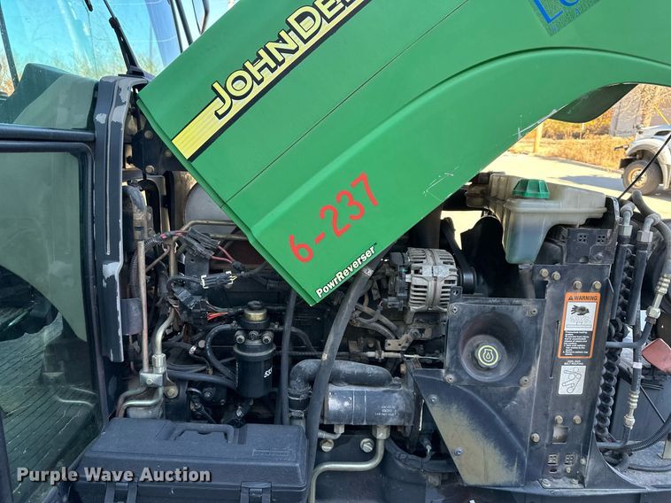 image for item NL9189 2005 John Deere 5225  MFWD tractor