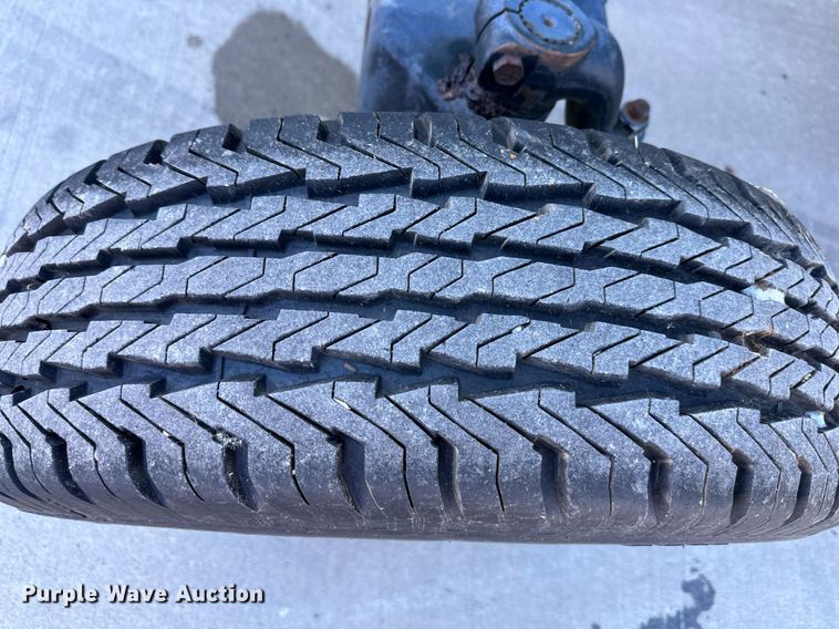 image for item NL9189 2005 John Deere 5225  MFWD tractor