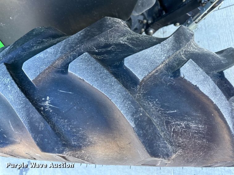 image for item NL9189 2005 John Deere 5225  MFWD tractor