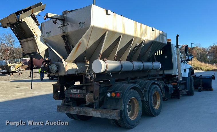 image for item NL9191 2011 International WorkStar  hook lift spreader truck