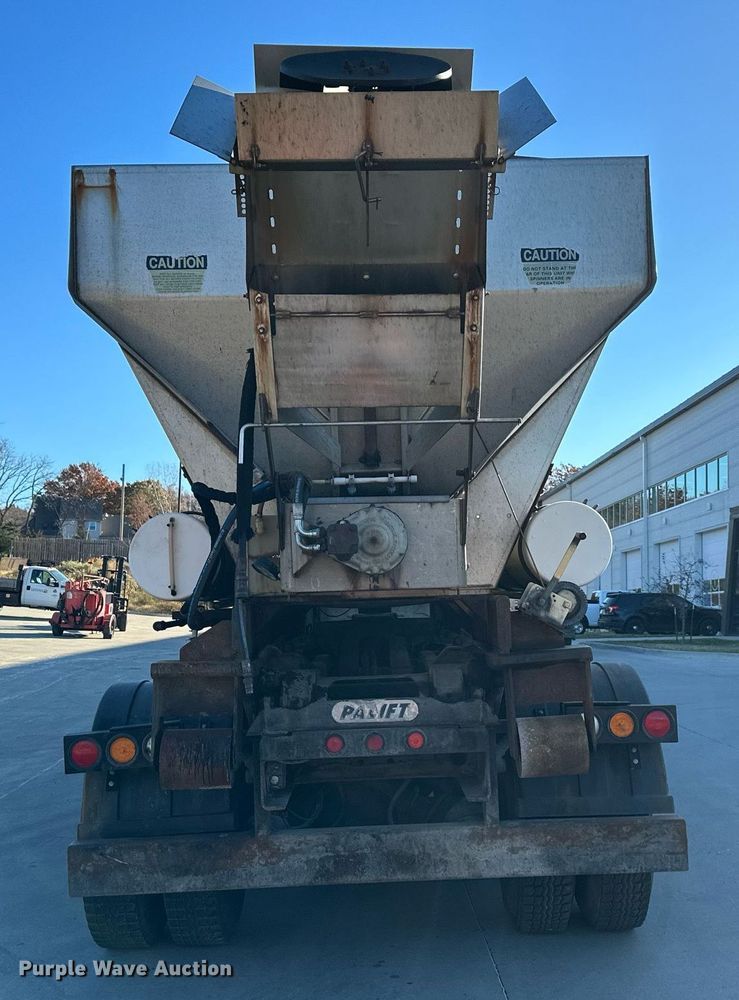 image for item NL9191 2011 International WorkStar  hook lift spreader truck