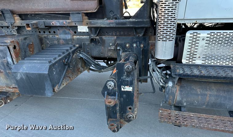 image for item NL9191 2011 International WorkStar  hook lift spreader truck