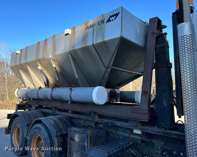 image for item NL9191 2011 International WorkStar  hook lift spreader truck