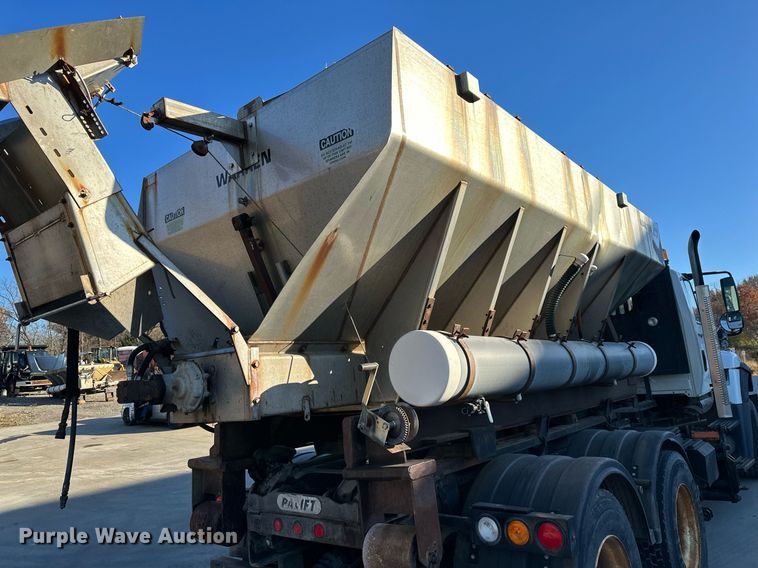 image for item NL9191 2011 International WorkStar  hook lift spreader truck