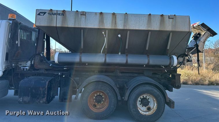 image for item NL9191 2011 International WorkStar  hook lift spreader truck