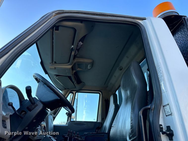 image for item NL9191 2011 International WorkStar  hook lift spreader truck