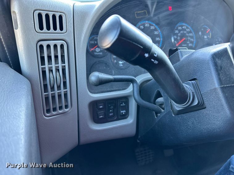 image for item NL9191 2011 International WorkStar  hook lift spreader truck