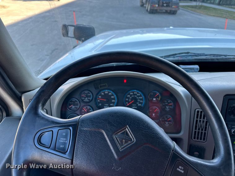 image for item NL9191 2011 International WorkStar  hook lift spreader truck