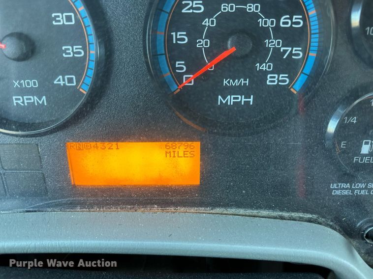 image for item NL9191 2011 International WorkStar  hook lift spreader truck