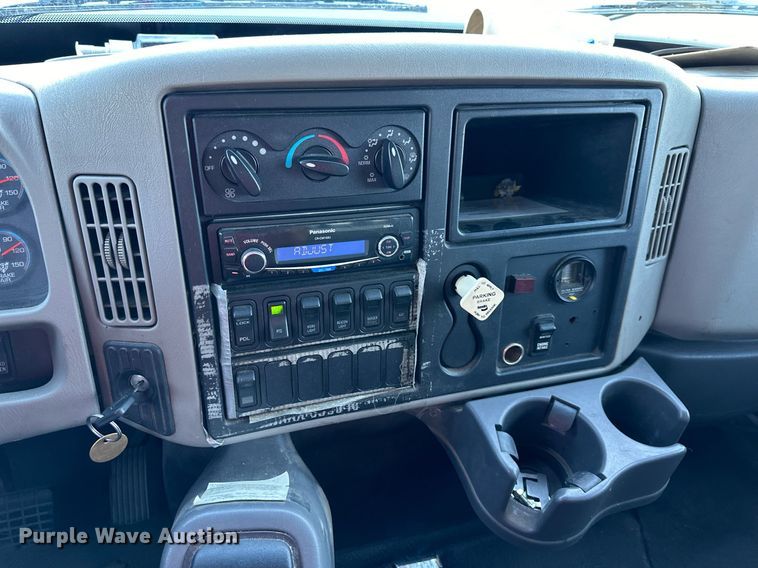 image for item NL9191 2011 International WorkStar  hook lift spreader truck