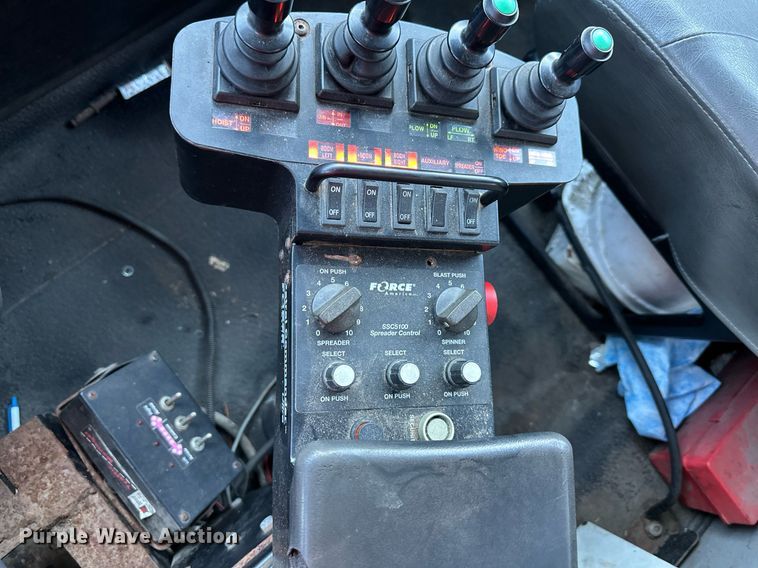 image for item NL9191 2011 International WorkStar  hook lift spreader truck