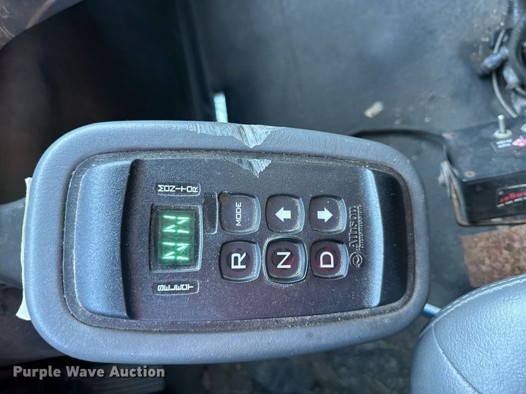 image for item NL9191 2011 International WorkStar  hook lift spreader truck