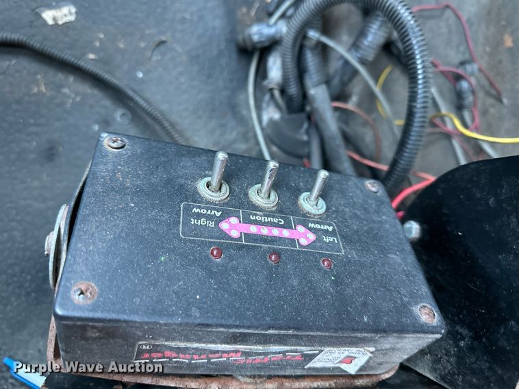 image for item NL9191 2011 International WorkStar  hook lift spreader truck