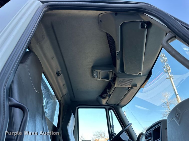 image for item NL9191 2011 International WorkStar  hook lift spreader truck