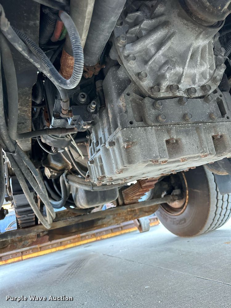 image for item NL9191 2011 International WorkStar  hook lift spreader truck