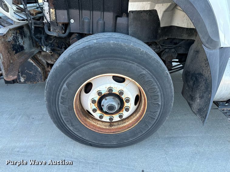 image for item NL9191 2011 International WorkStar  hook lift spreader truck