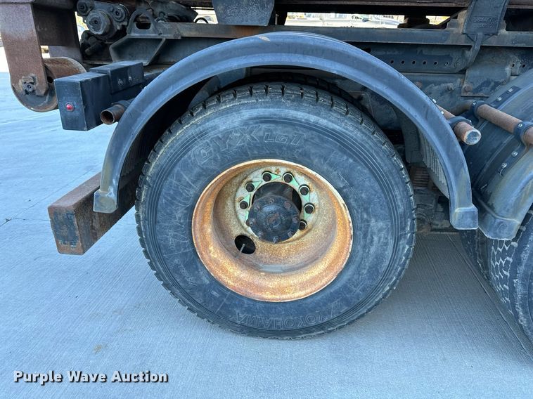 image for item NL9191 2011 International WorkStar  hook lift spreader truck