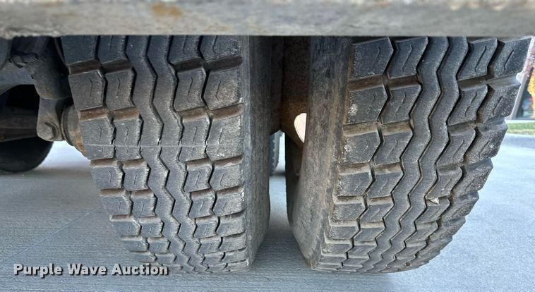 image for item NL9191 2011 International WorkStar  hook lift spreader truck