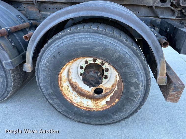 image for item NL9191 2011 International WorkStar  hook lift spreader truck