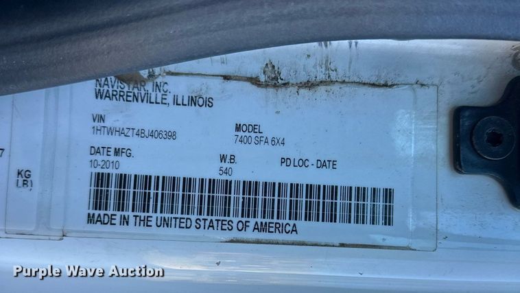 image for item NL9191 2011 International WorkStar  hook lift spreader truck