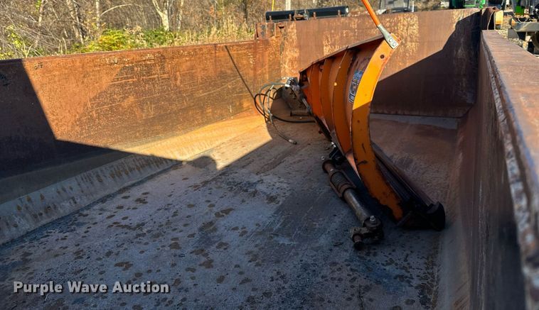 image for item NL9191 2011 International WorkStar  hook lift spreader truck