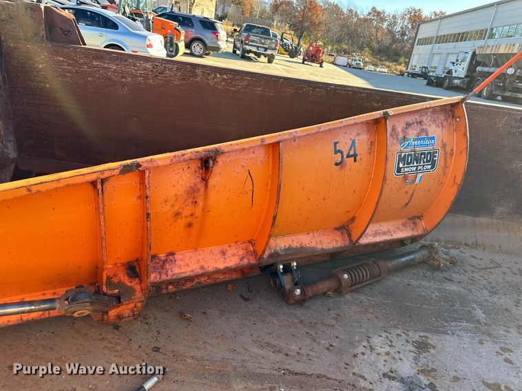 image for item NL9191 2011 International WorkStar  hook lift spreader truck