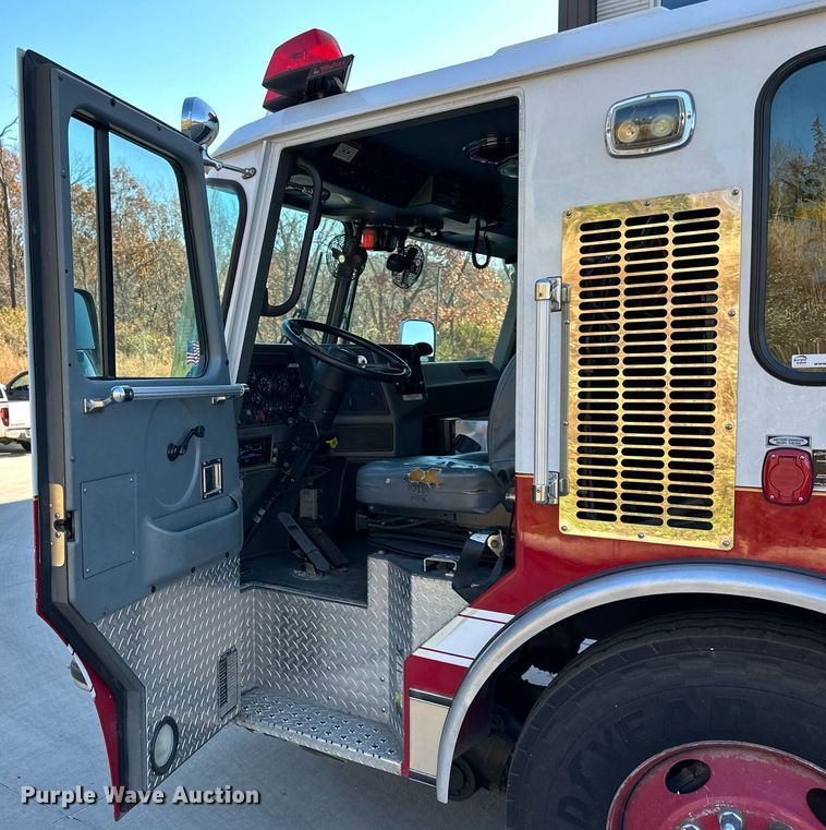 image for item NL9194 1999 E-One  pumper fire truck