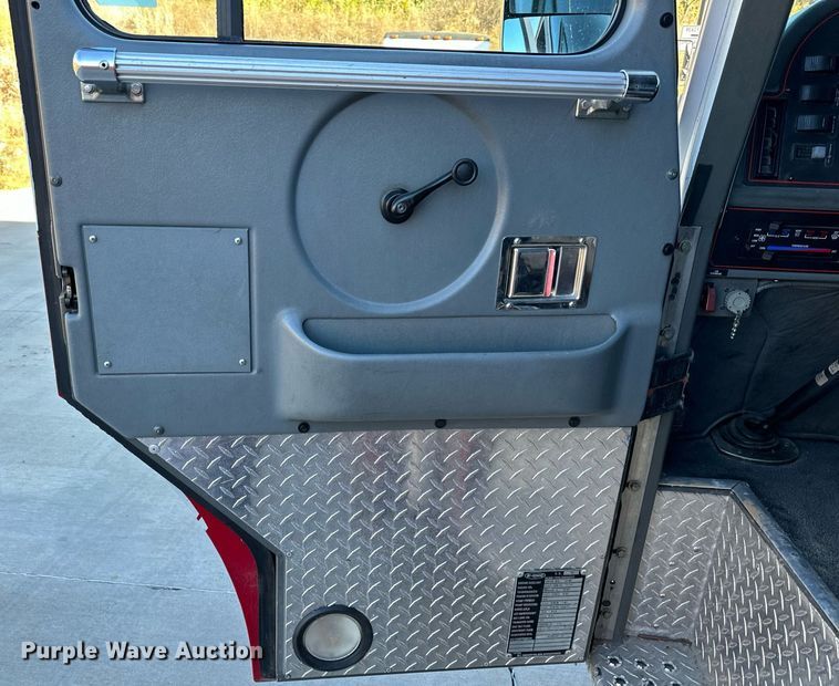 image for item NL9194 1999 E-One  pumper fire truck