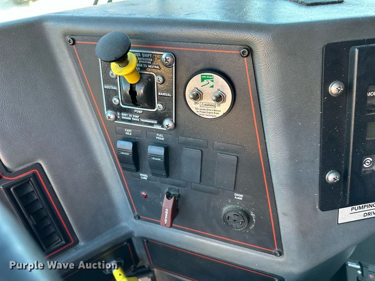 image for item NL9194 1999 E-One  pumper fire truck