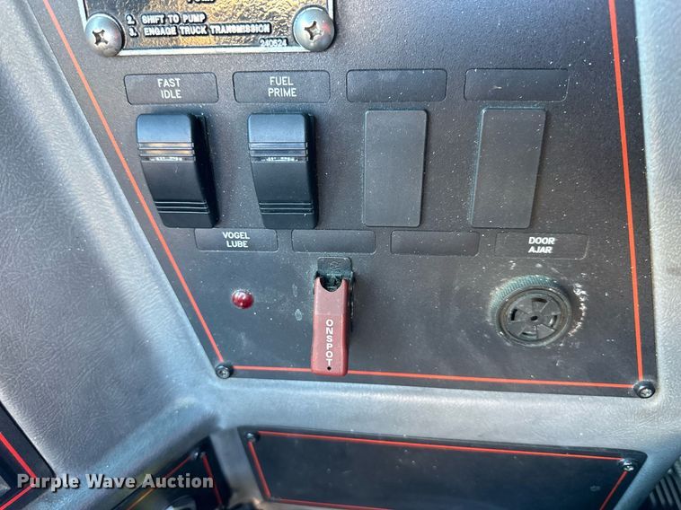 image for item NL9194 1999 E-One  pumper fire truck