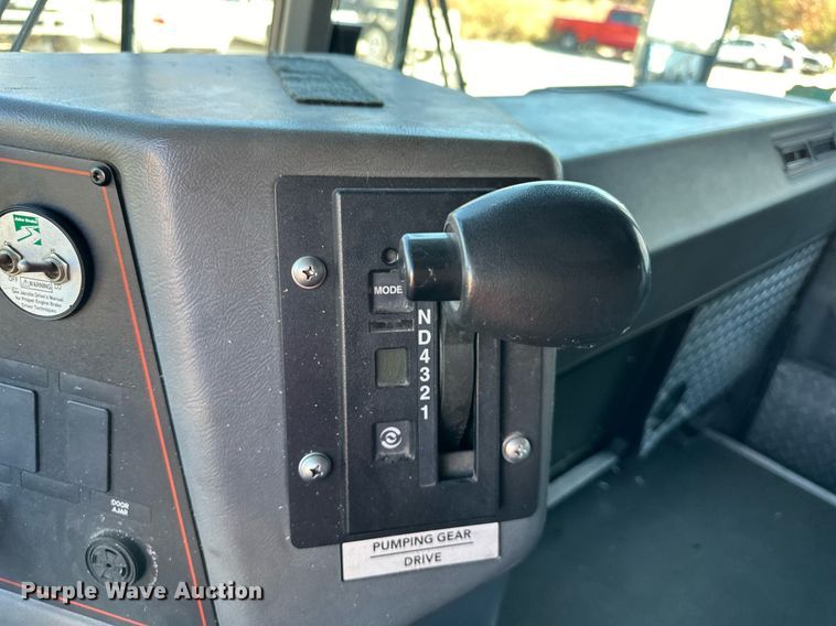 image for item NL9194 1999 E-One  pumper fire truck