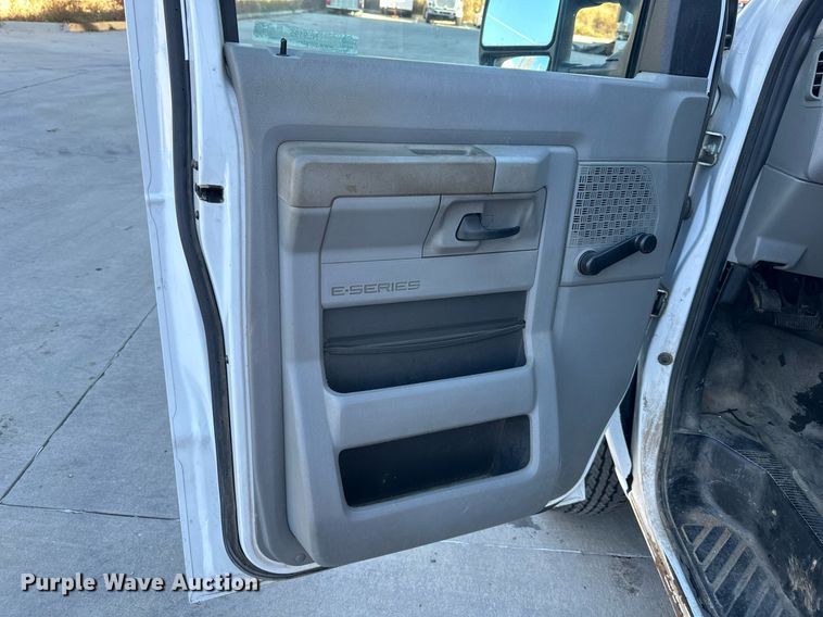 image for item NL9195 2011 Ford E350 Super Duty  sewer inspection van