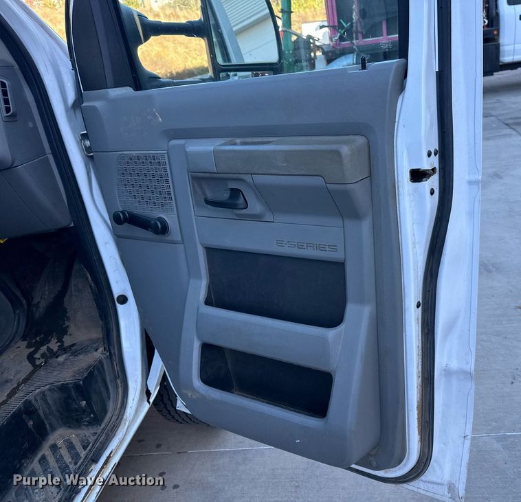 image for item NL9195 2011 Ford E350 Super Duty  sewer inspection van