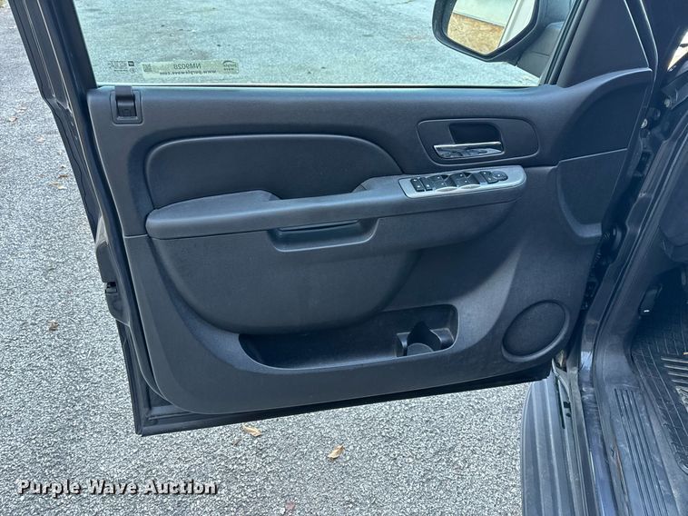 image for item NM9028 2011 Chevrolet Tahoe Police  SUV