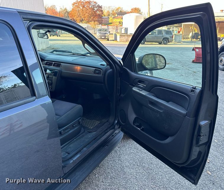 image for item NM9028 2011 Chevrolet Tahoe Police  SUV