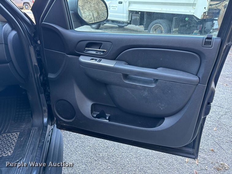 image for item NM9028 2011 Chevrolet Tahoe Police  SUV