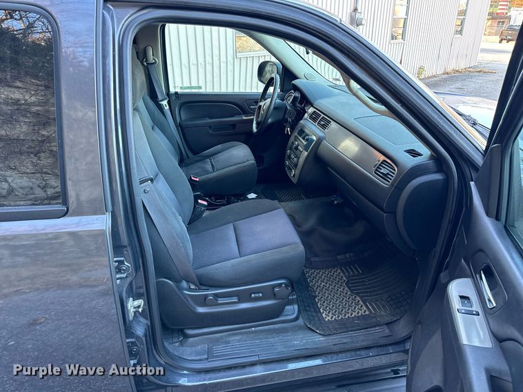 image for item NM9028 2011 Chevrolet Tahoe Police  SUV