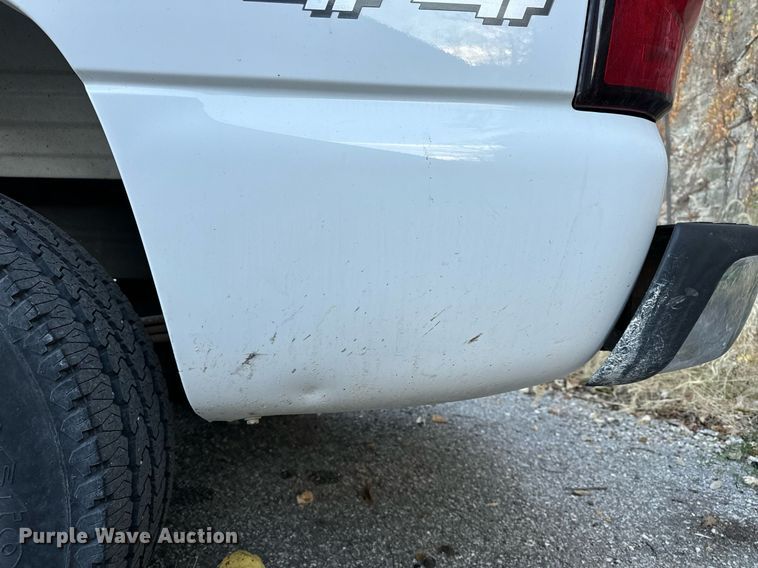 image for item NM9031 2006 Chevrolet Silverado 1500  Crew Cab pickup truck