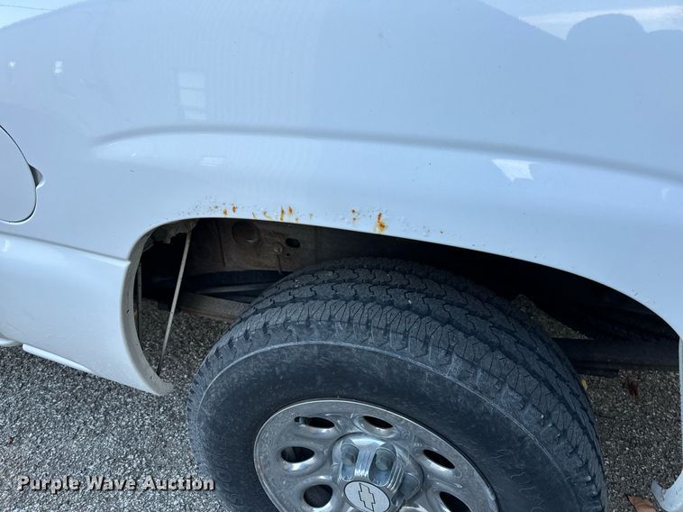 image for item NM9031 2006 Chevrolet Silverado 1500  Crew Cab pickup truck