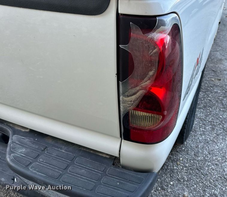 image for item NM9031 2006 Chevrolet Silverado 1500  Crew Cab pickup truck