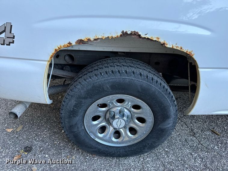 image for item NM9031 2006 Chevrolet Silverado 1500  Crew Cab pickup truck