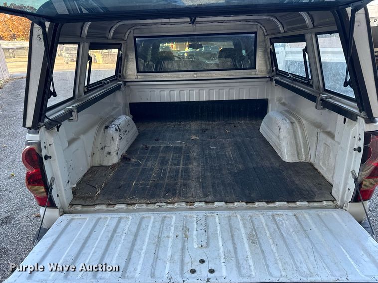 image for item NM9031 2006 Chevrolet Silverado 1500  Crew Cab pickup truck