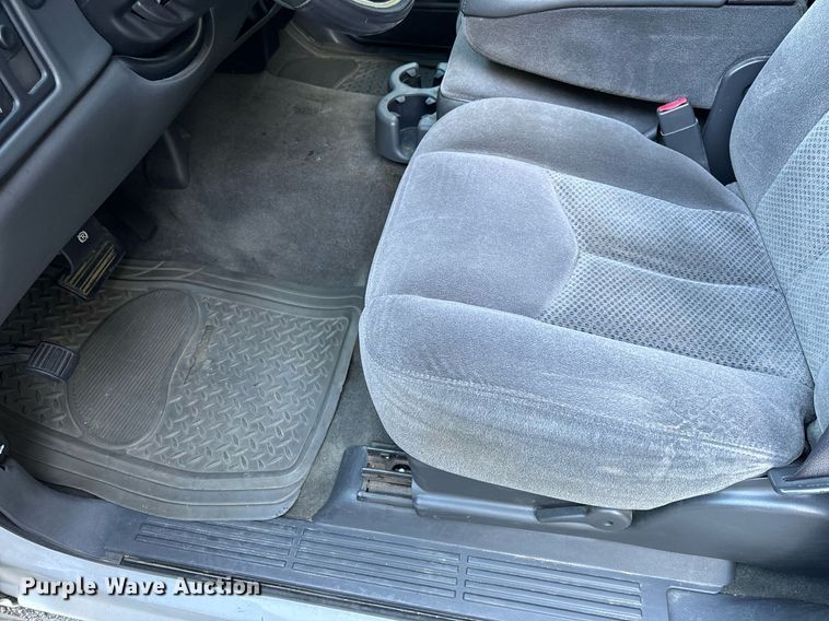 image for item NM9031 2006 Chevrolet Silverado 1500  Crew Cab pickup truck