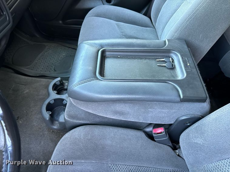 image for item NM9031 2006 Chevrolet Silverado 1500  Crew Cab pickup truck