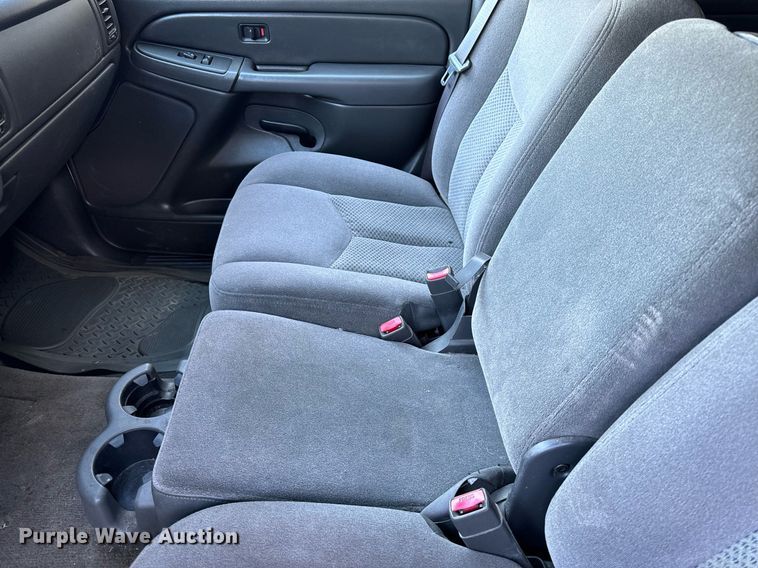 image for item NM9031 2006 Chevrolet Silverado 1500  Crew Cab pickup truck