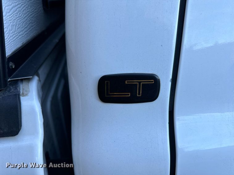 image for item NM9031 2006 Chevrolet Silverado 1500  Crew Cab pickup truck