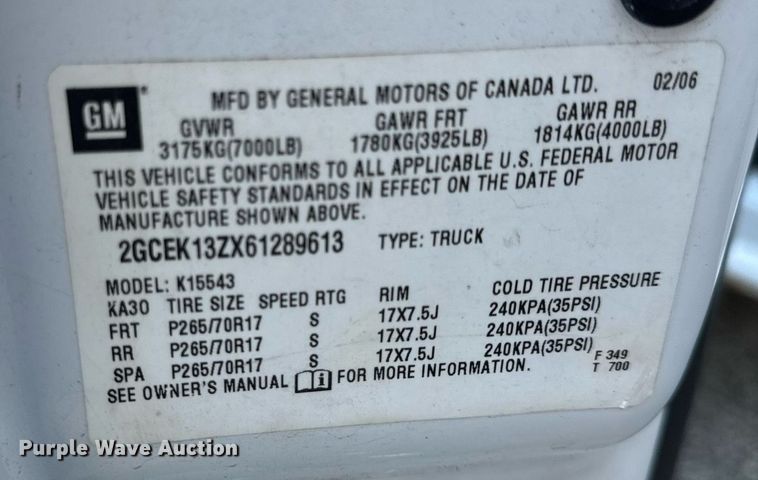 image for item NM9031 2006 Chevrolet Silverado 1500  Crew Cab pickup truck