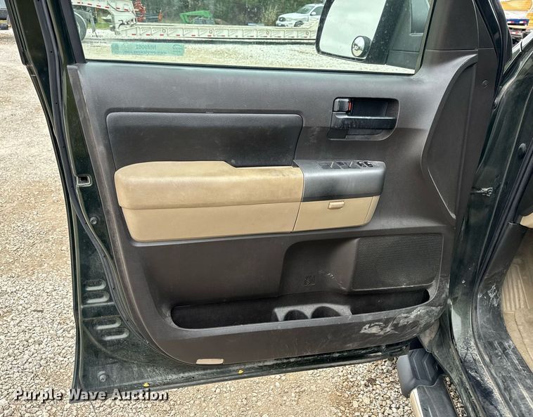 image for item NM9062 2010 Toyota Tundra  Double Cab pickup truck