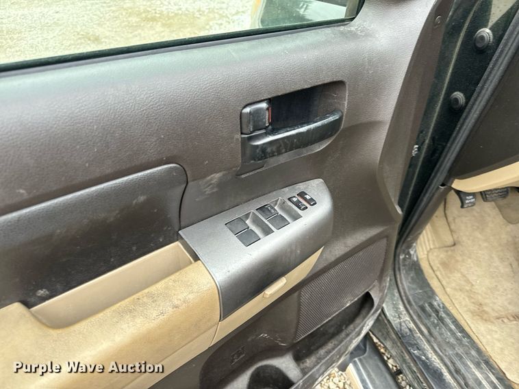 image for item NM9062 2010 Toyota Tundra  Double Cab pickup truck