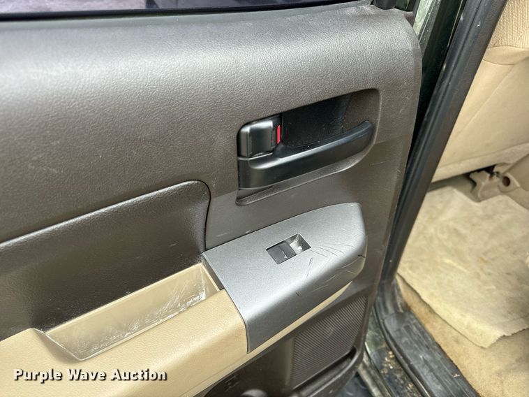 image for item NM9062 2010 Toyota Tundra  Double Cab pickup truck